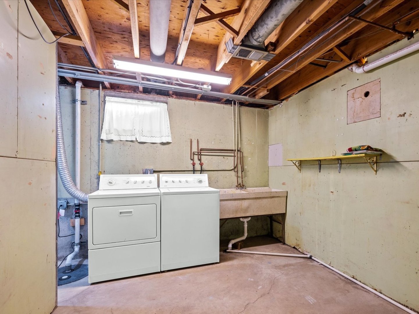 1111 Laurel Drive Aurora, IL 60506 - Photo 22 of 22 a utility room with dryer and washer