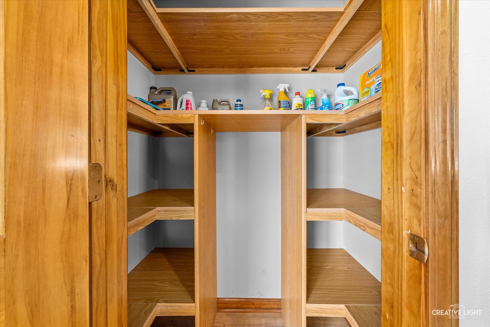 1111 Laurel Drive Aurora, IL 60506 - Photo 6 of 22 a bed room with a bed and a table