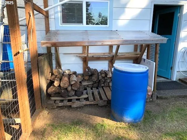a view of a storage & utility room