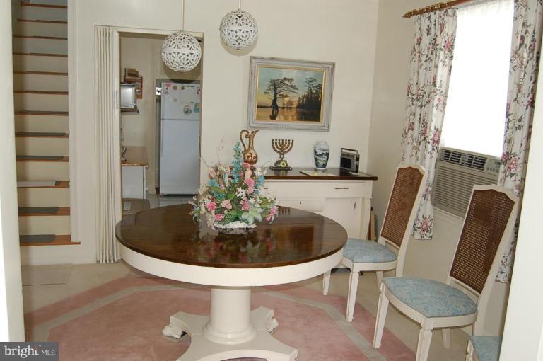 1808 Forrest Road Parkville, MD 21234 - Photo 4 of 16 Dining Room