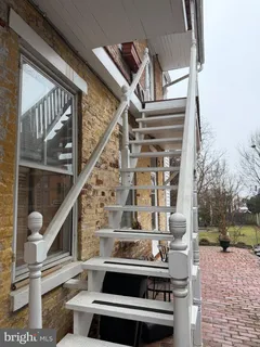 a view of an entrance of the house
