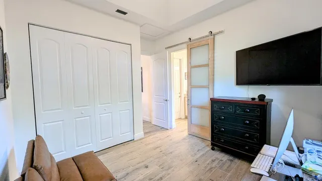 a view of livingroom with furniture