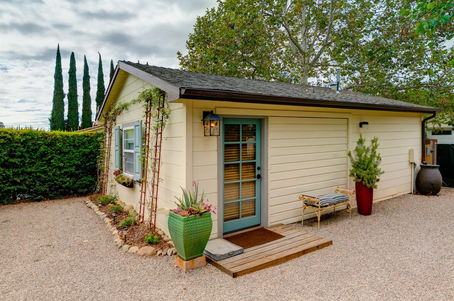 811 Tico Road Ojai, CA 93023 - Photo 25 of 50 Gallery Image 25