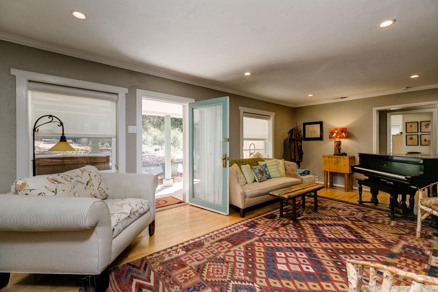 811 Tico Road Ojai, CA 93023 - Photo 8 of 50 Gallery Image 8