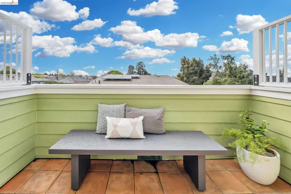 $1,750,000 | 667 Alcatraz Avenue, Oakland, CA 94609