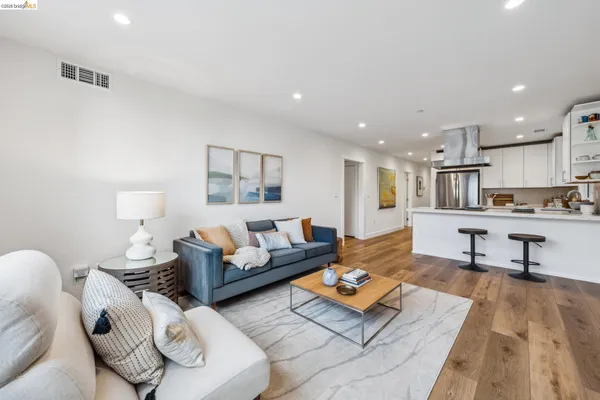 $1,750,000 | 667 Alcatraz Avenue, Oakland, CA 94609