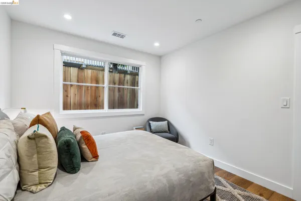 $1,750,000 | 667 Alcatraz Avenue, Oakland, CA 94609