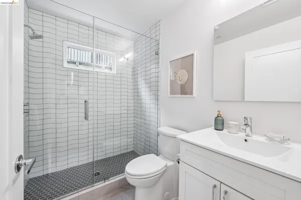 $1,750,000 | 667 Alcatraz Avenue, Oakland, CA 94609