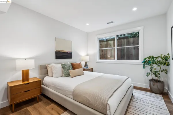 $1,750,000 | 667 Alcatraz Avenue, Oakland, CA 94609