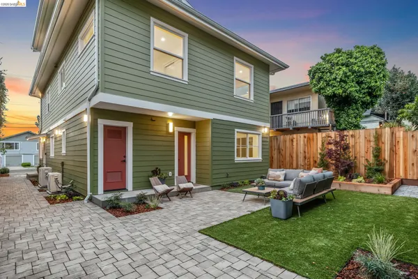 $1,750,000 | 667 Alcatraz Avenue, Oakland, CA 94609