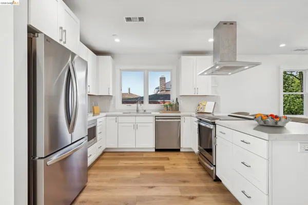 $1,750,000 | 667 Alcatraz Avenue, Oakland, CA 94609