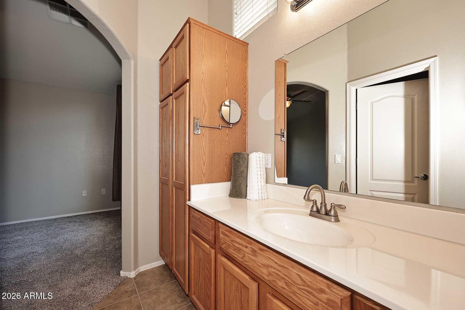 2727 North Price Road, Unit 41 Chandler, AZ 85224 - Photo 12 of 29 Primary Bath2