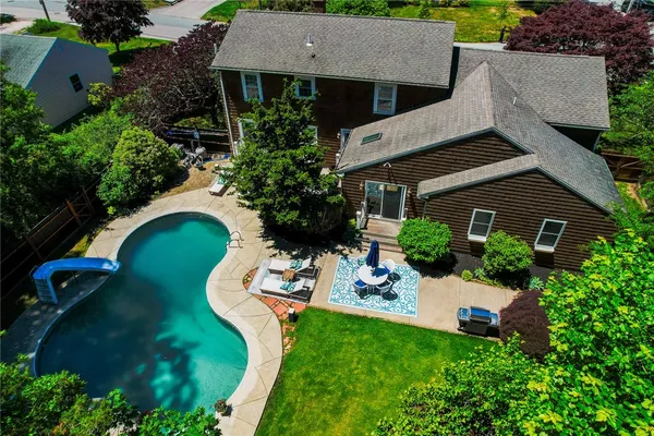 $824,900 | 122 Sylvan Drive, East Greenwich, RI 02818