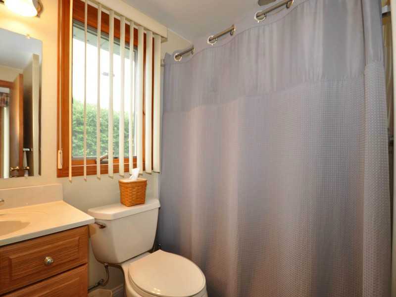 16 East Shore Road Jamestown, RI 02835 - Photo 11 of 20 Bathroom.