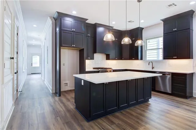 $2,500 | 3416 Dauphine Street, Unit 3416, New Orleans, LA 70117