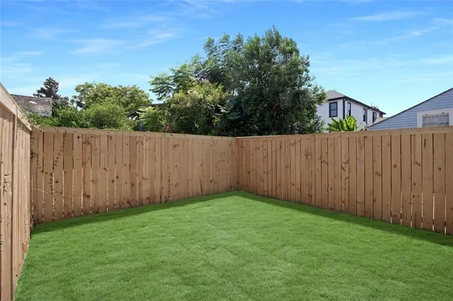 $2,500 | 3416 Dauphine Street, Unit 3416, New Orleans, LA 70117