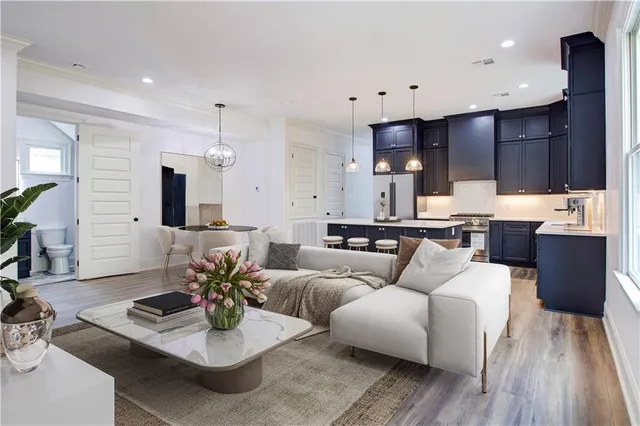 $2,500 | 3416 Dauphine Street, Unit 3416, New Orleans, LA 70117