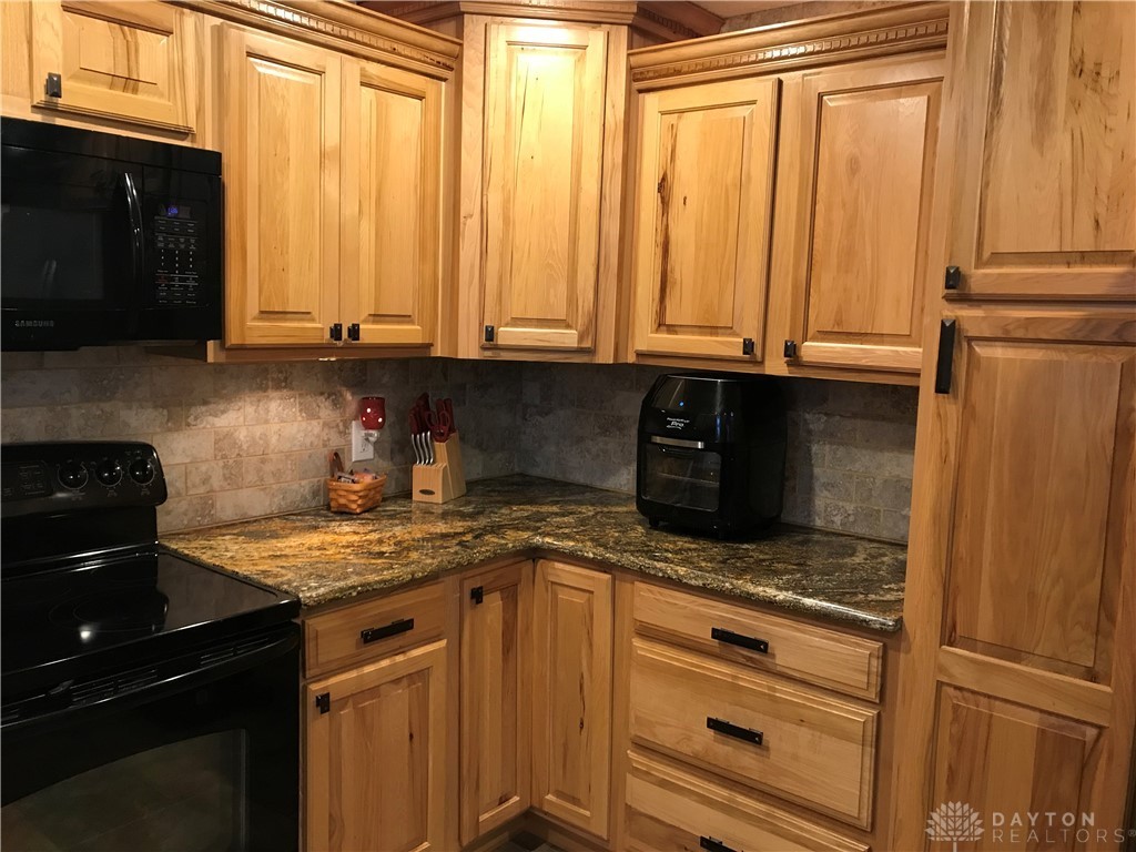 7772 Sweet Potato Ridge Road Brookville, OH 45309 - Photo 10 of 37 Gallery Image 10