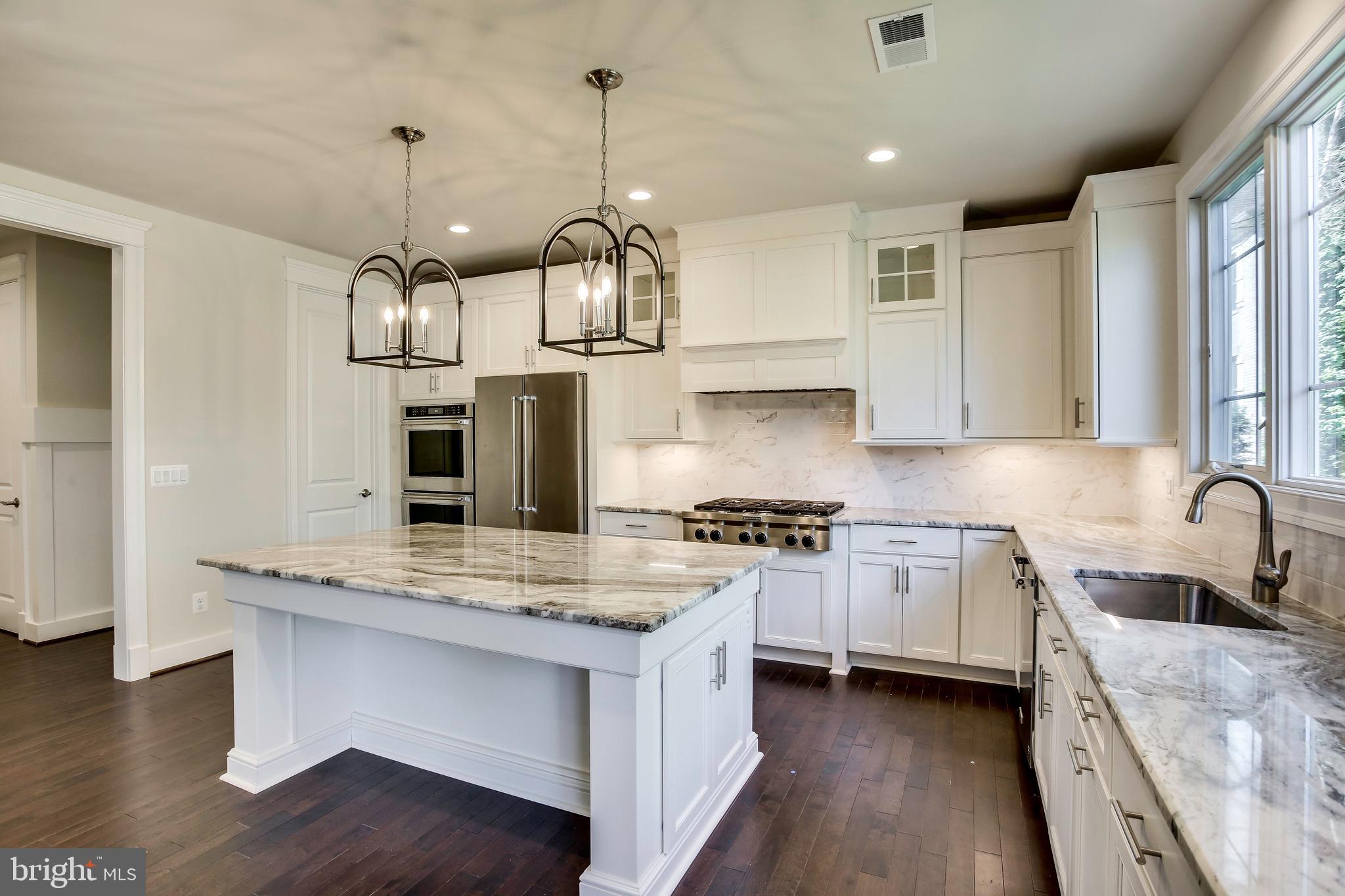 313 Cabin Road Southeast Vienna, VA 22180 - Photo 14 of 40