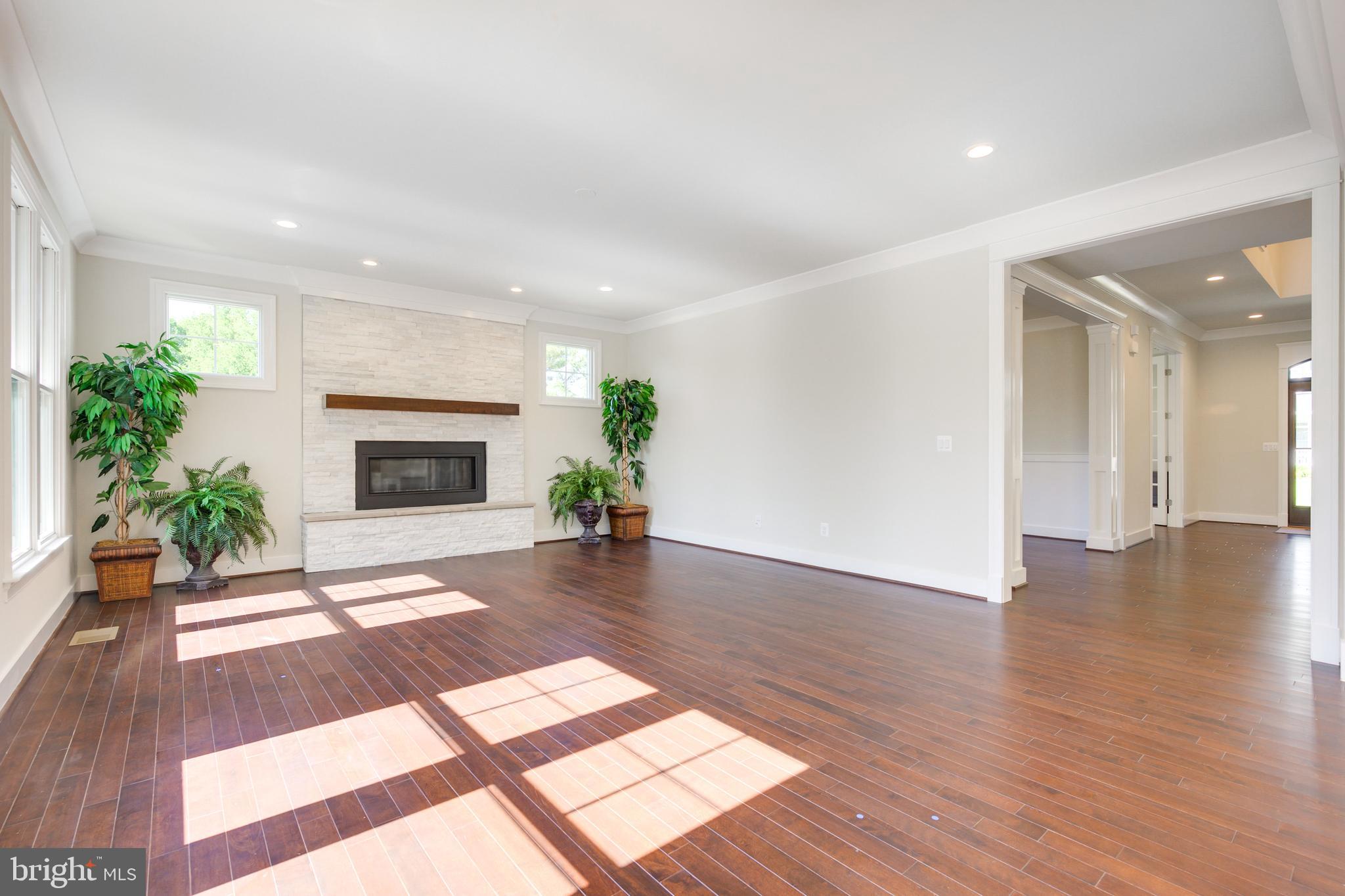 313 Cabin Road Southeast Vienna, VA 22180 - Photo 8 of 40