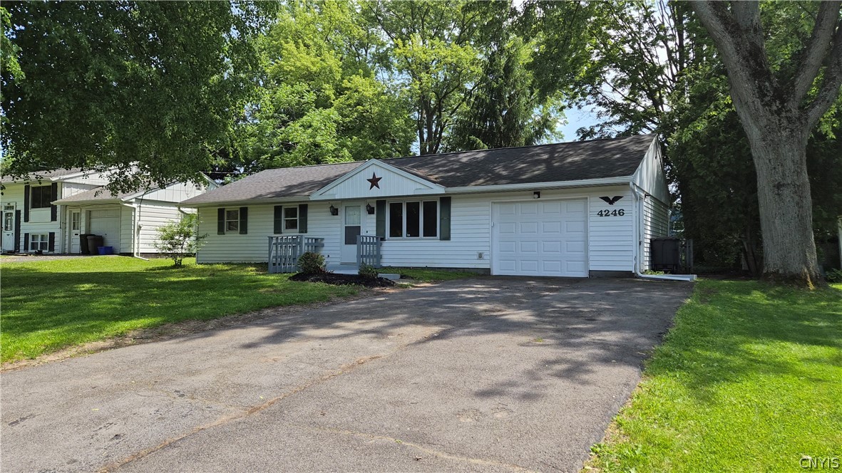 4246 Aurora Path Clay, NY 13090 - Photo 2 of 30