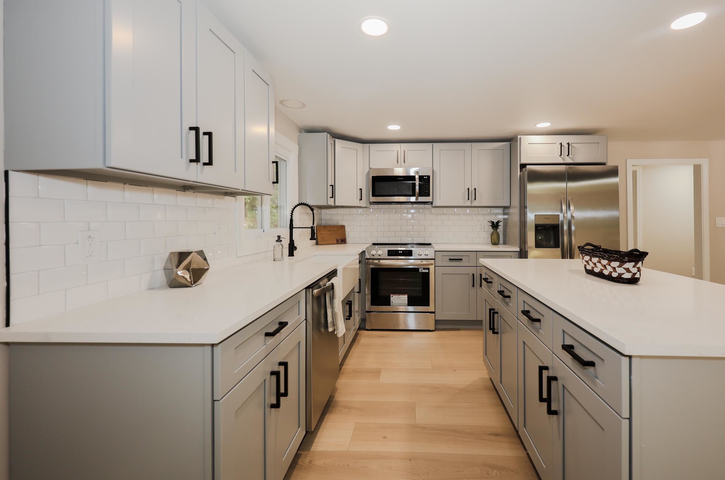 112 Gilson Road Nashua, NH 03062 - Photo 2 of 51