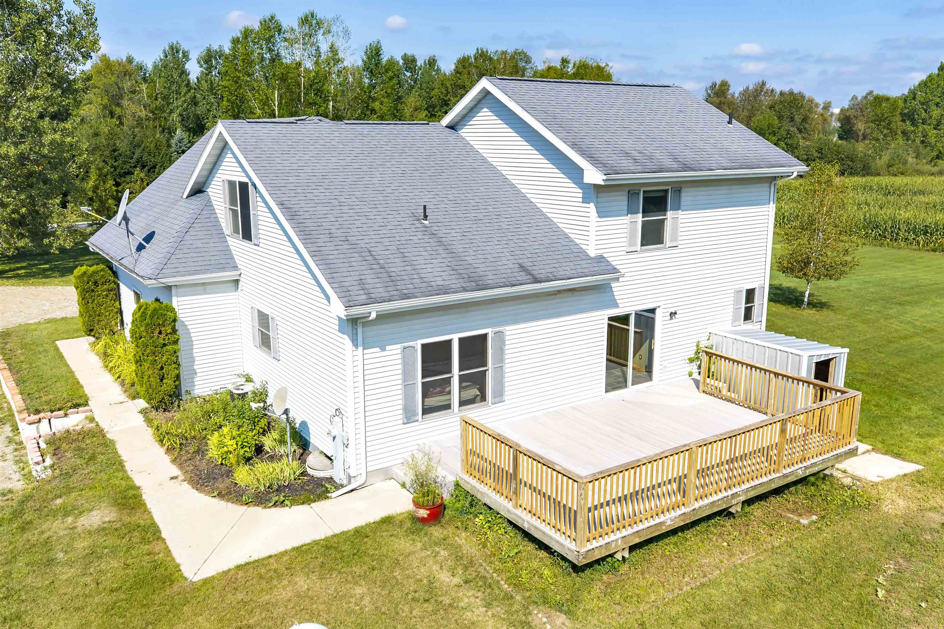 7920 Midway Road Lena, WI 54139 - Photo 2 of 45 Gallery Image 2