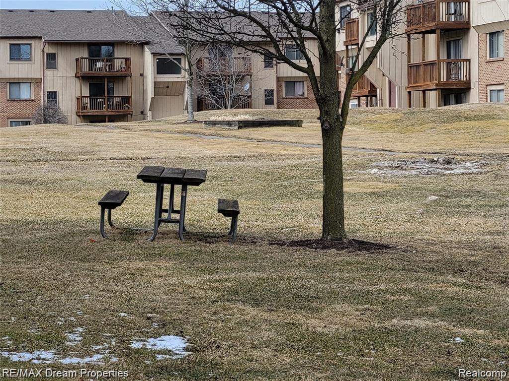 30038 West 12 Mile Road, Unit 37 Farmington Hills, MI 48334 - Photo 24 of 28