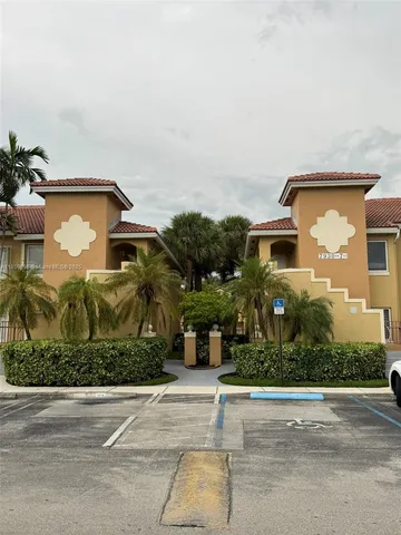 $2,400 | Pembroke Pines, Pembroke Pines, FL 33024