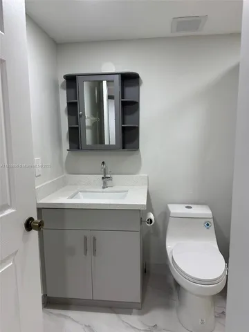 $2,400 | Pembroke Pines, Pembroke Pines, FL 33024