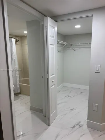 $2,400 | Pembroke Pines, Pembroke Pines, FL 33024