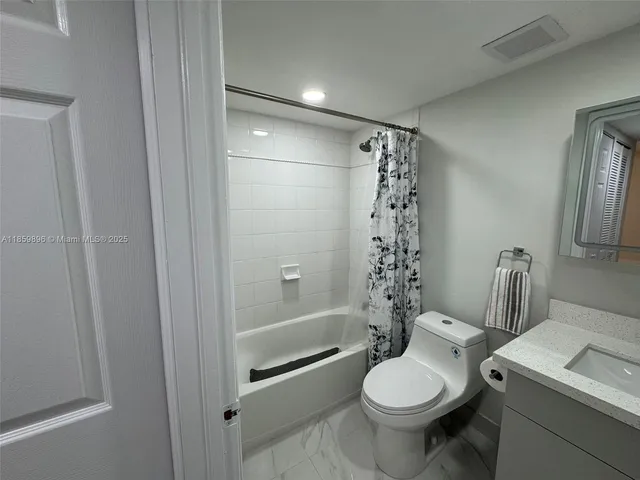 $2,400 | Pembroke Pines, Pembroke Pines, FL 33024