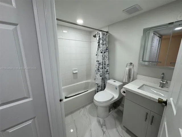 $2,400 | Pembroke Pines, Pembroke Pines, FL 33024