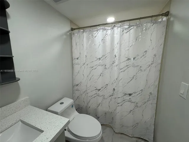 $2,400 | Pembroke Pines, Pembroke Pines, FL 33024