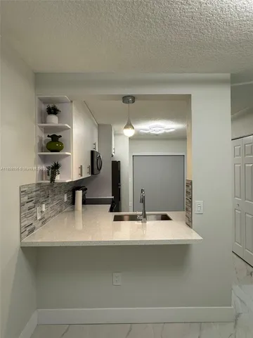 $2,400 | Pembroke Pines, Pembroke Pines, FL 33024