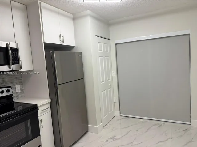 $2,400 | Pembroke Pines, Pembroke Pines, FL 33024