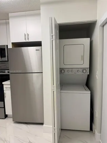 $2,400 | Pembroke Pines, Pembroke Pines, FL 33024