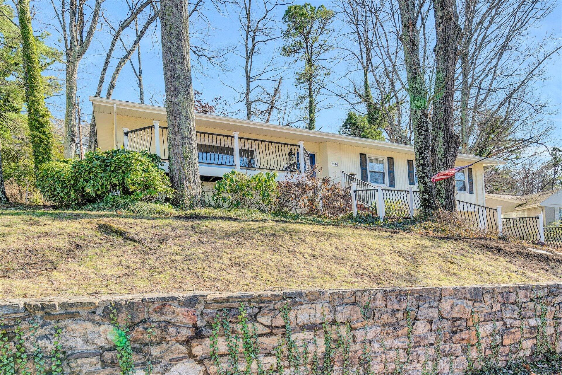 3114 Stoneridge Road Southwest Roanoke, VA 24014 - Photo 3 of 35 03-022520220030