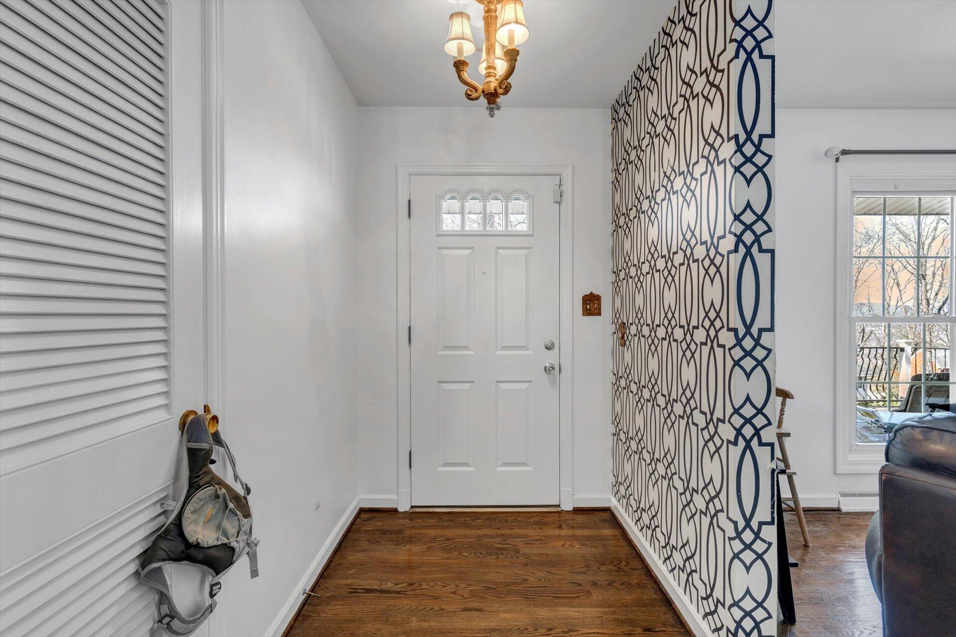 3114 Stoneridge Road Southwest Roanoke, VA 24014 - Photo 8 of 35 08-022520220001