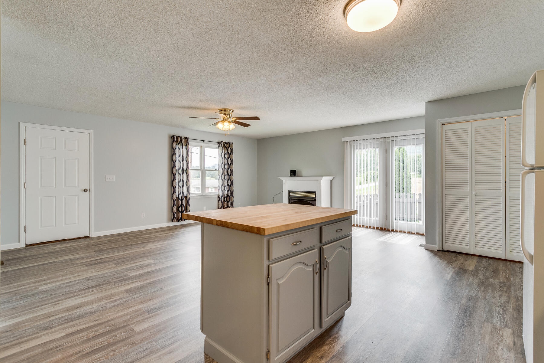 324 Berry Hill Road Elizabethton, TN 37643 - Photo 12 of 38 012
