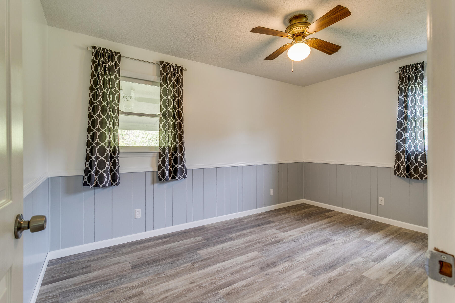 324 Berry Hill Road Elizabethton, TN 37643 - Photo 16 of 38 016