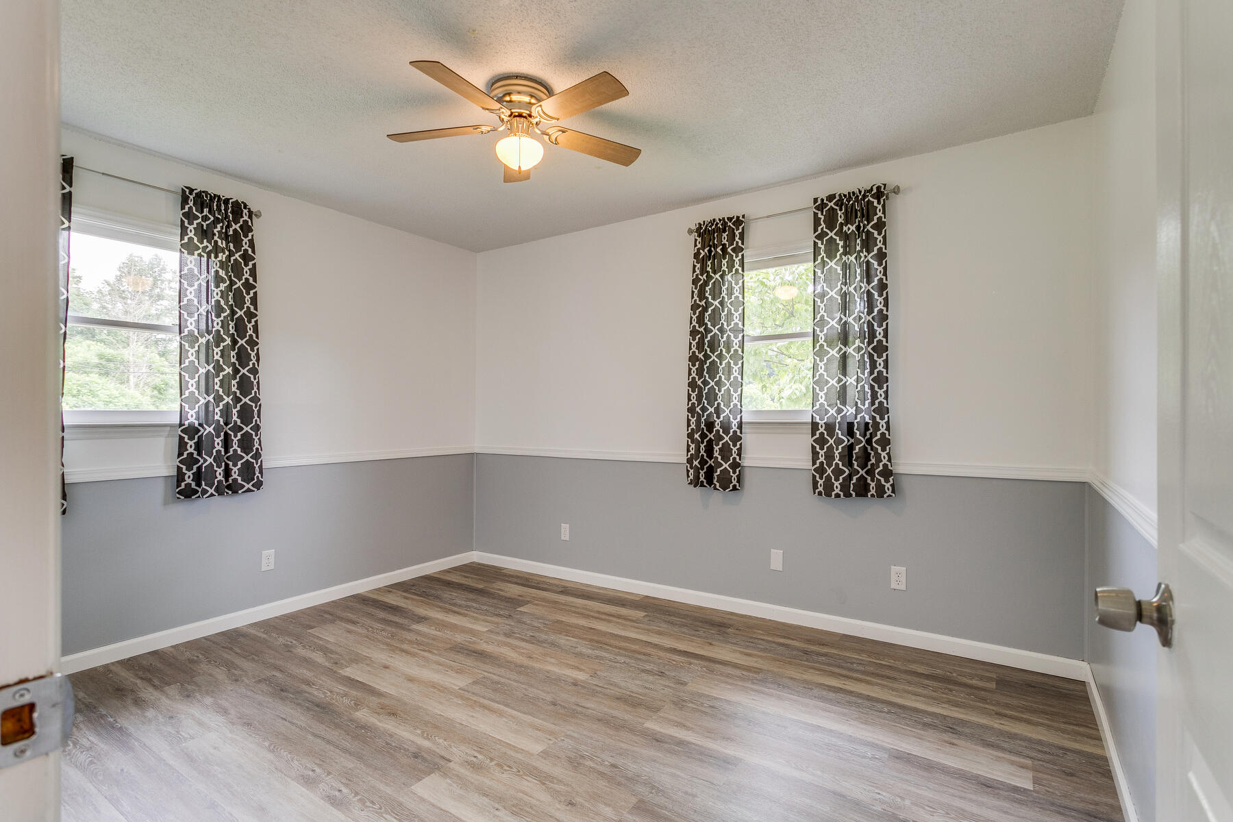 324 Berry Hill Road Elizabethton, TN 37643 - Photo 19 of 38 019