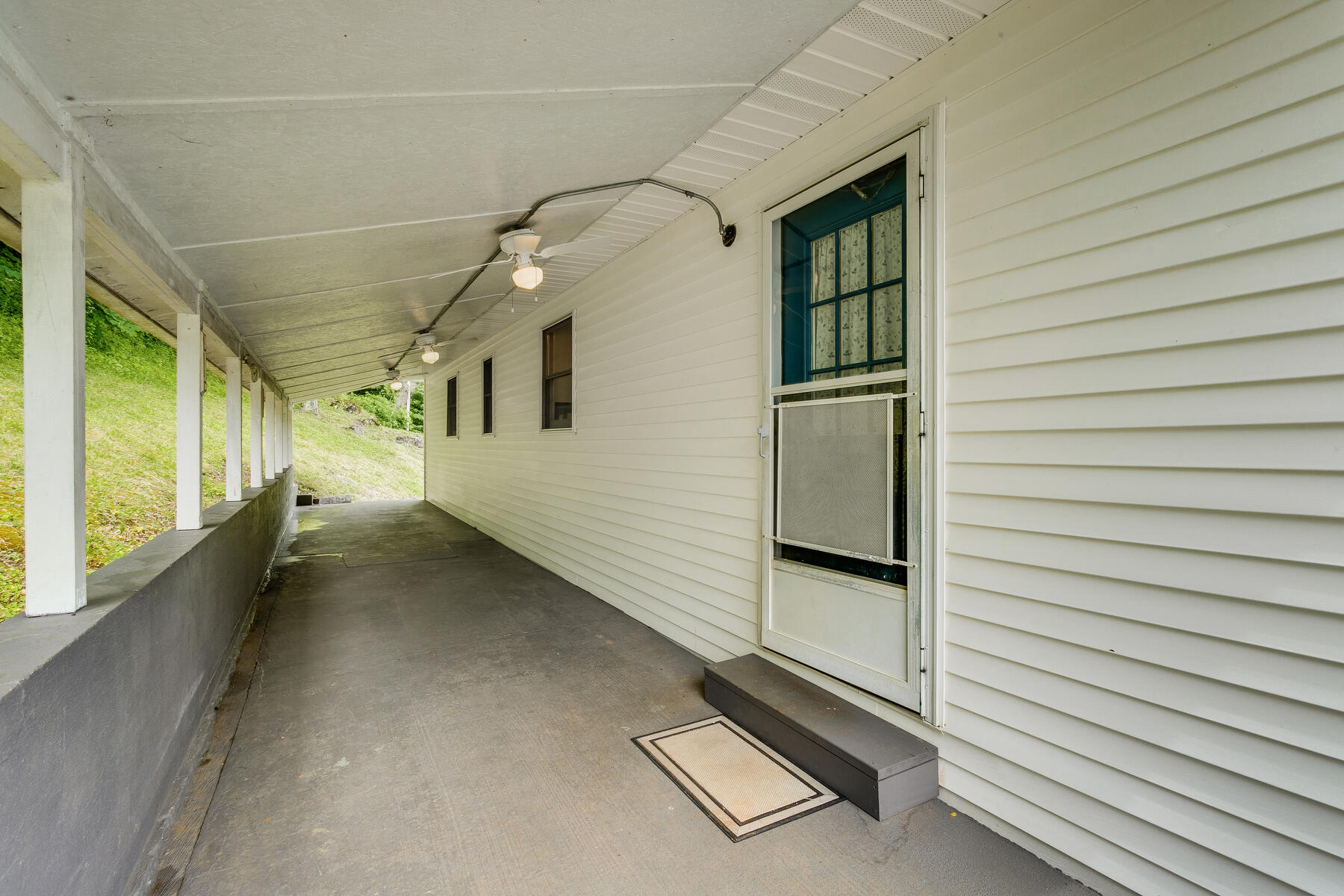 324 Berry Hill Road Elizabethton, TN 37643 - Photo 30 of 38 030