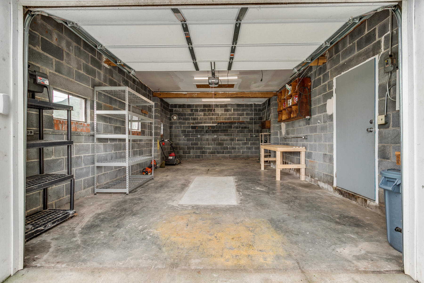 324 Berry Hill Road Elizabethton, TN 37643 - Photo 33 of 38 033