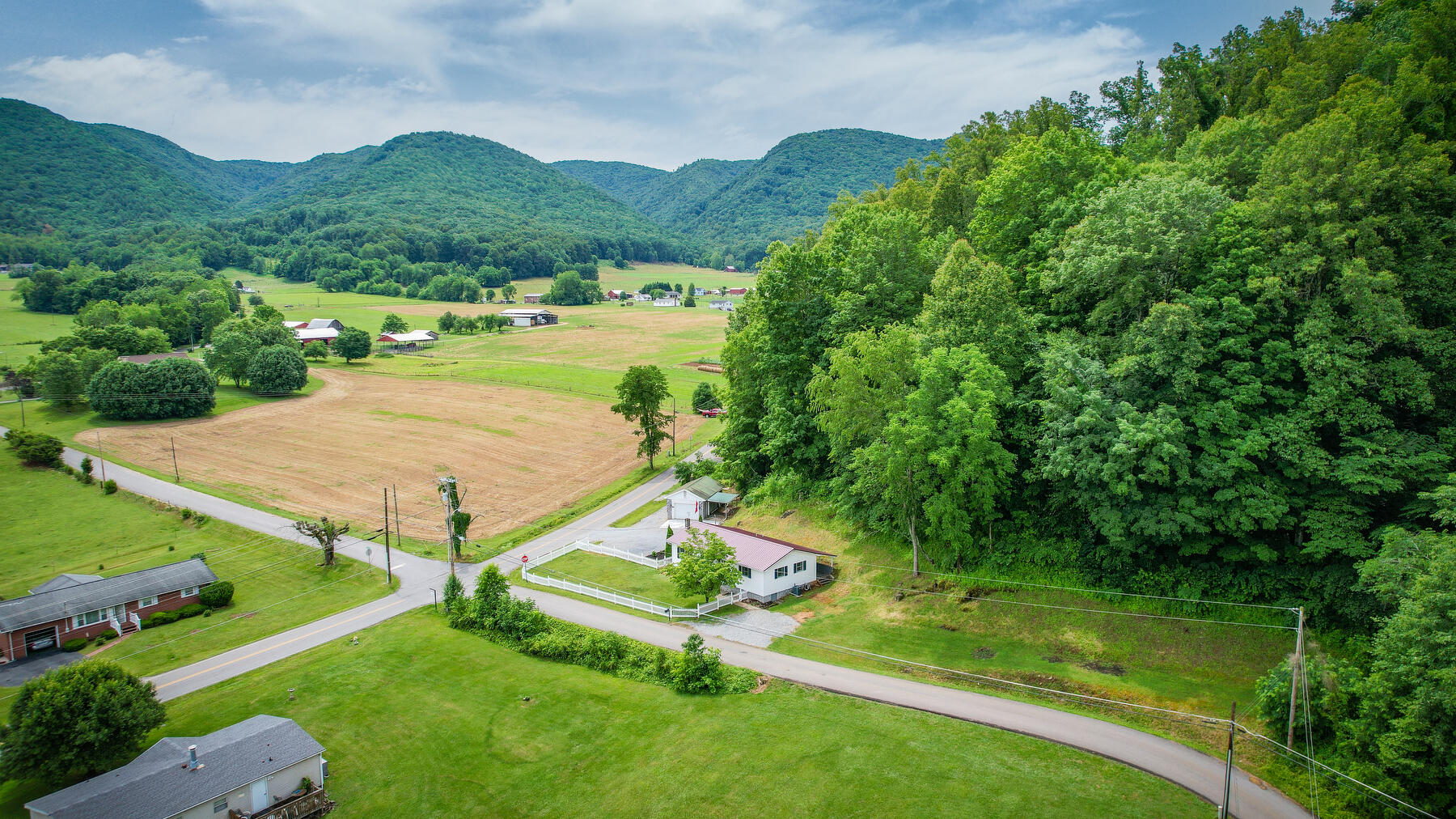 324 Berry Hill Road Elizabethton, TN 37643 - Photo 37 of 38 104