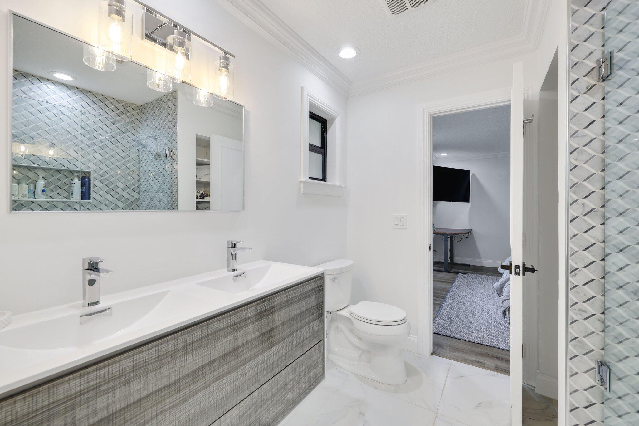 7811 Mandarin Drive Boca Raton, FL 33433 - Photo 30 of 51 Jack and Jill Bath