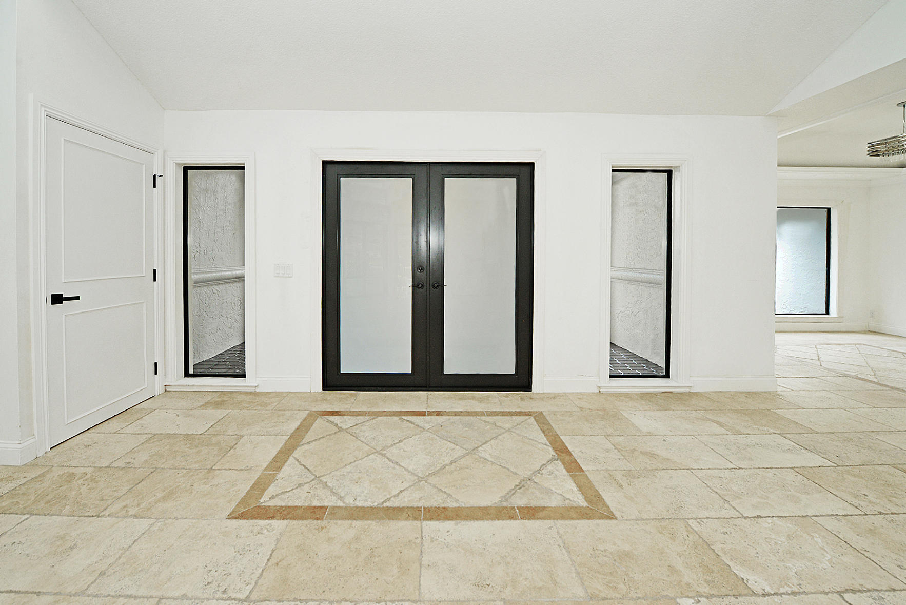 7811 Mandarin Drive Boca Raton, FL 33433 - Photo 5 of 51 Entry Foyer