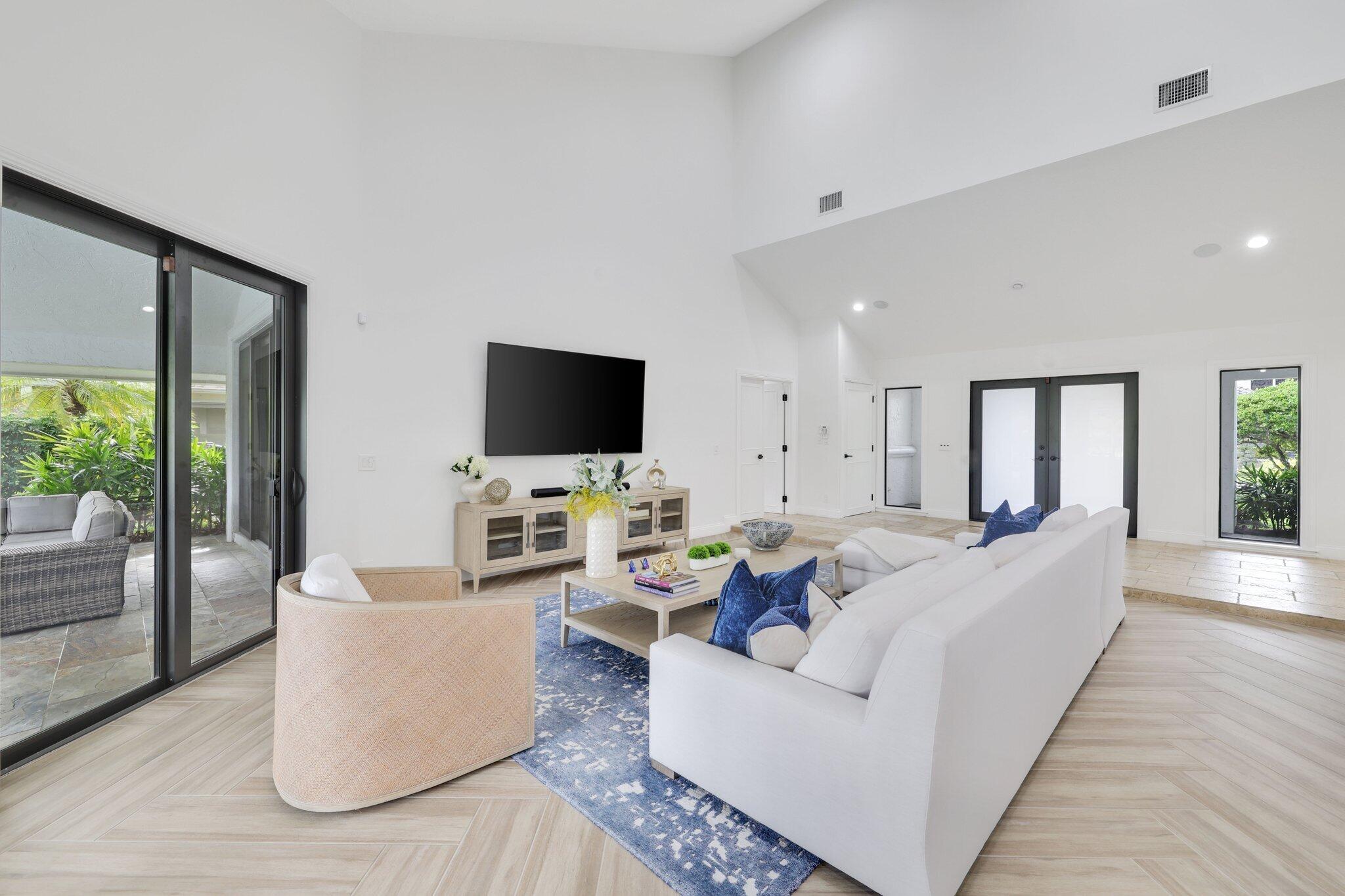 7811 Mandarin Drive Boca Raton, FL 33433 - Photo 7 of 51 Pool, Lake and Golf Views