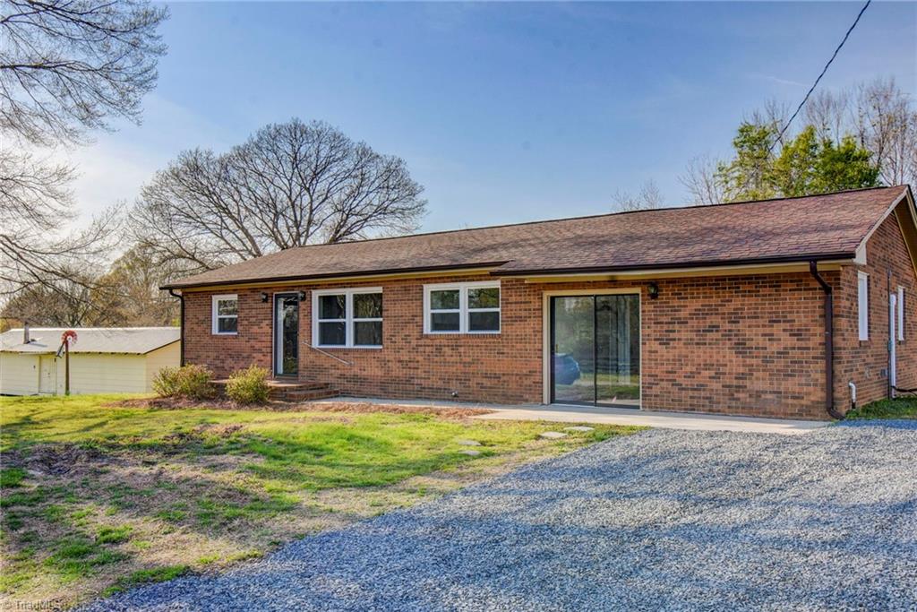 211 Riverside Circle Eden, NC 27288 - Photo 3 of 31 Gallery Image 3