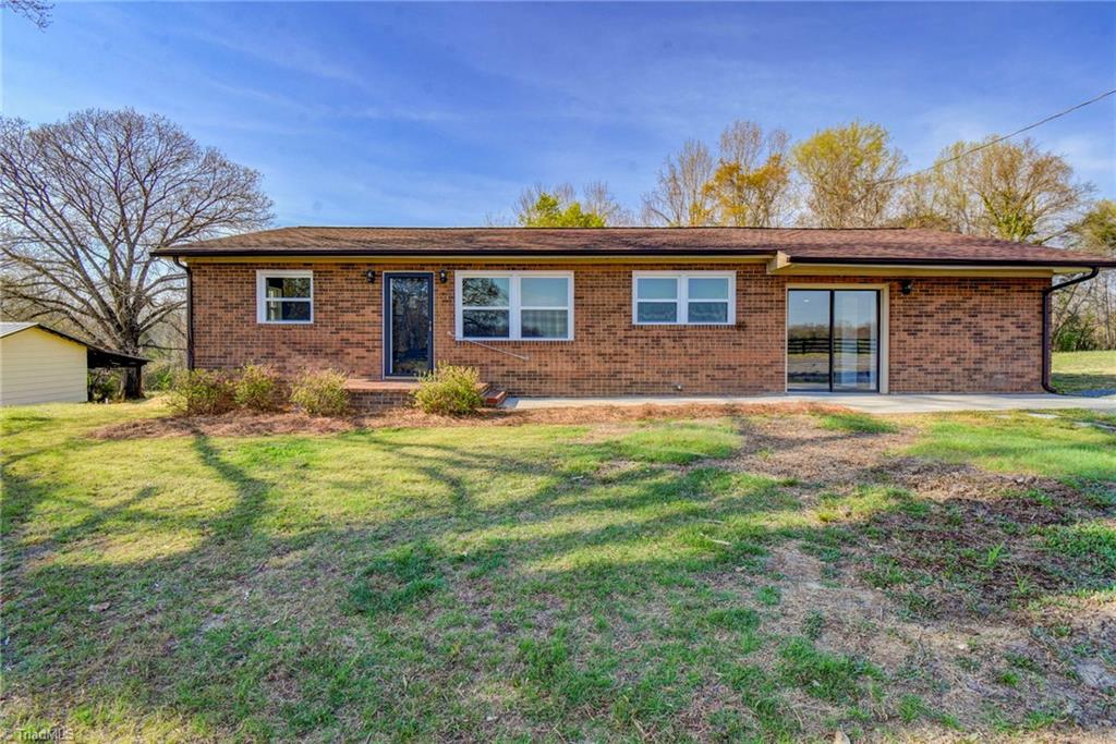 211 Riverside Circle Eden, NC 27288 - Photo 4 of 31 Gallery Image 4